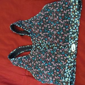 Nike sports bra with removable pads women's large